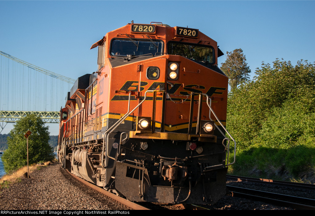 BNSF 7820